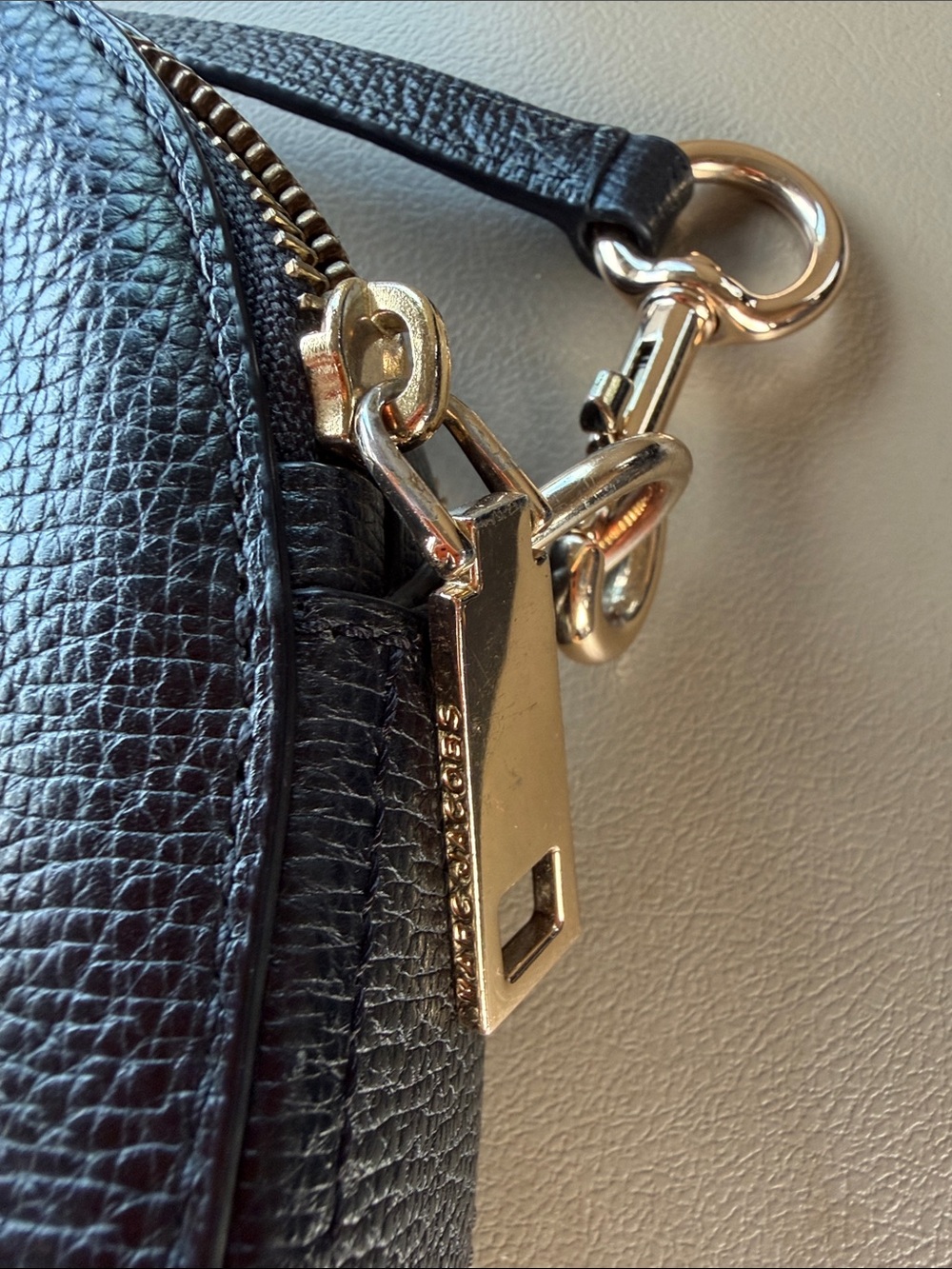 Marc Jacobs Black Pebbled Leather Camera Crossbody with Double-J Logo - Picture 3 of 9